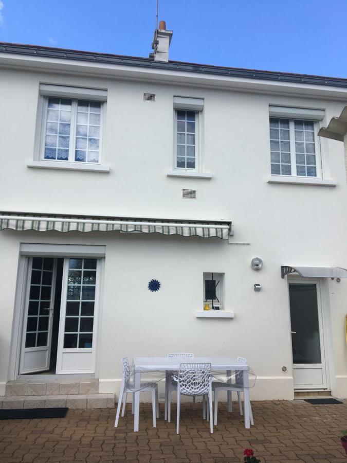 « Chez Annie » Bed & Breakfast Doue-la-Fontaine Exterior photo